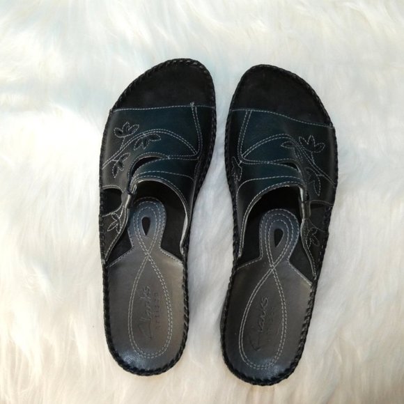 NEW Clarks Black Slide Sandals Size 7N - Picture 6 of 11